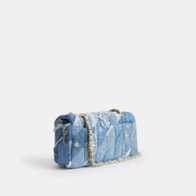 Tabby skulderveske 26 med quiltet patchwork av gjenbrukt denim