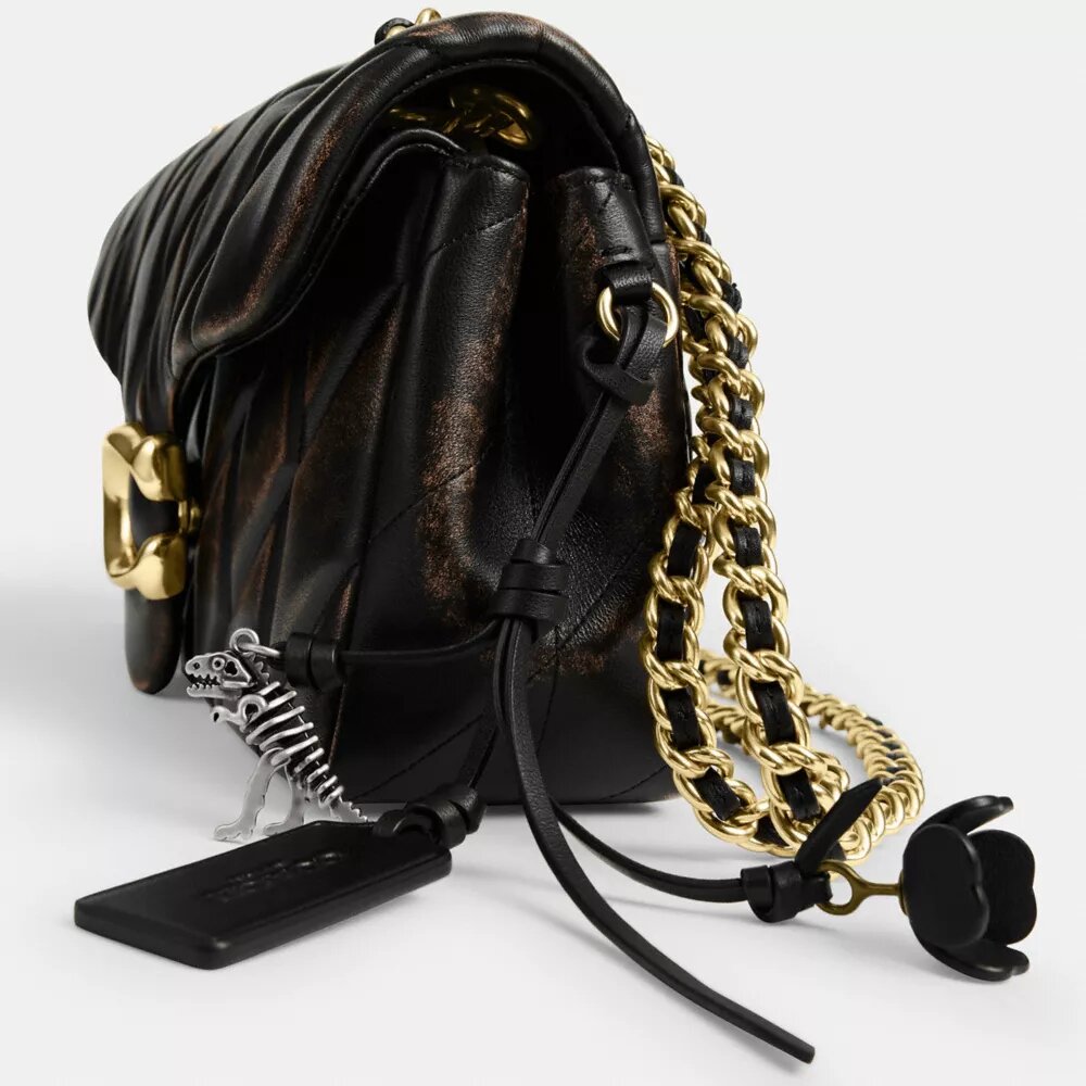 Tabby skulderveske i 26 i «Loved Leather» med vattering