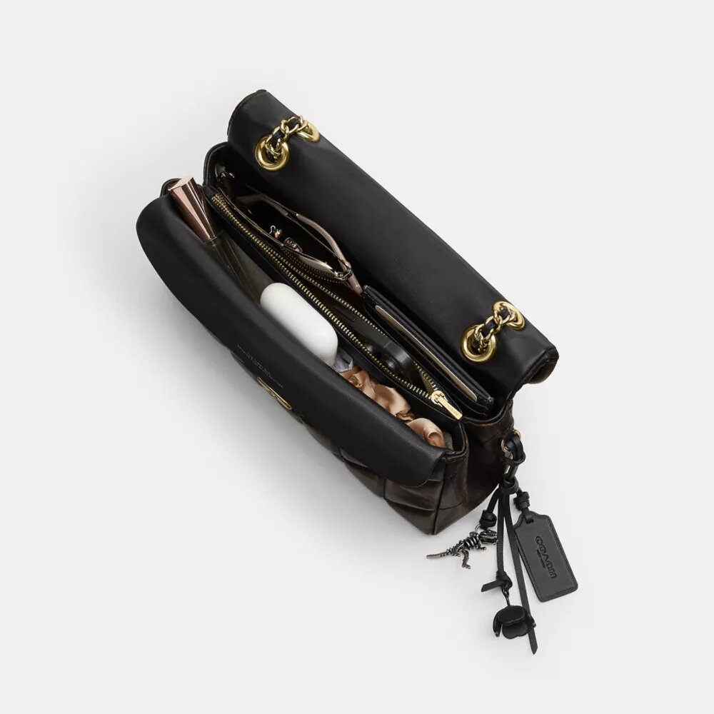 Tabby skulderveske i 26 i «Loved Leather» med vattering