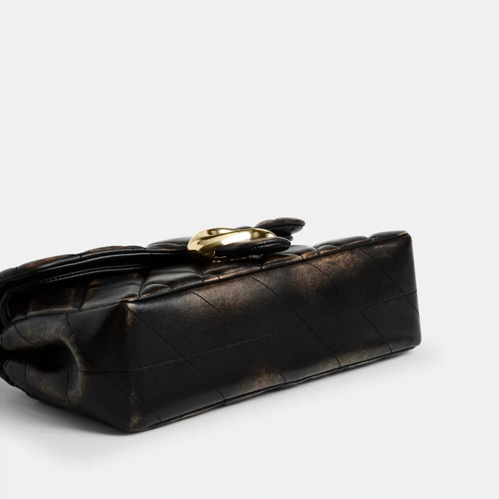 Tabby skulderveske i 26 i «Loved Leather» med vattering