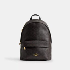 Taylor liten ryggsekk i Signature Canvas