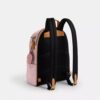 Taylor liten ryggsekk i Signature Canvas med anheng