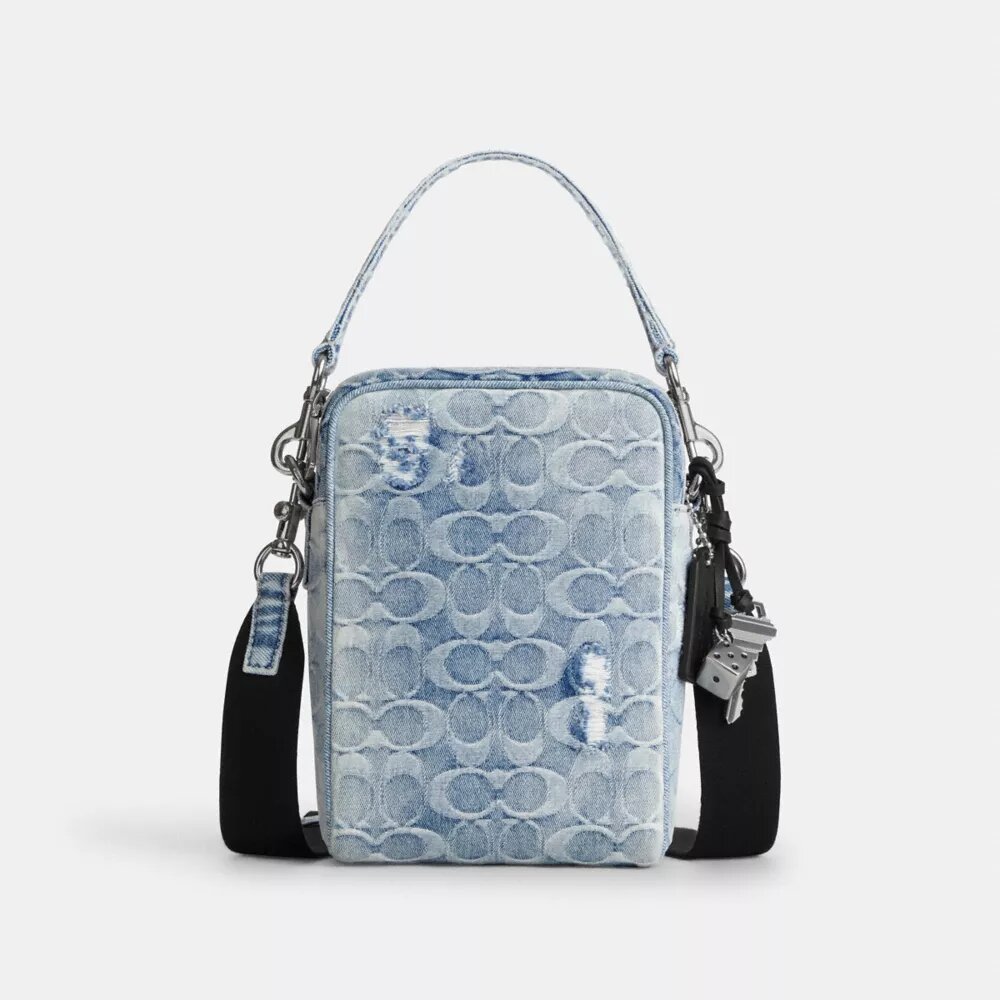 Tristan crossbody-veske 14 i «Loved» Signature-denim med anheng