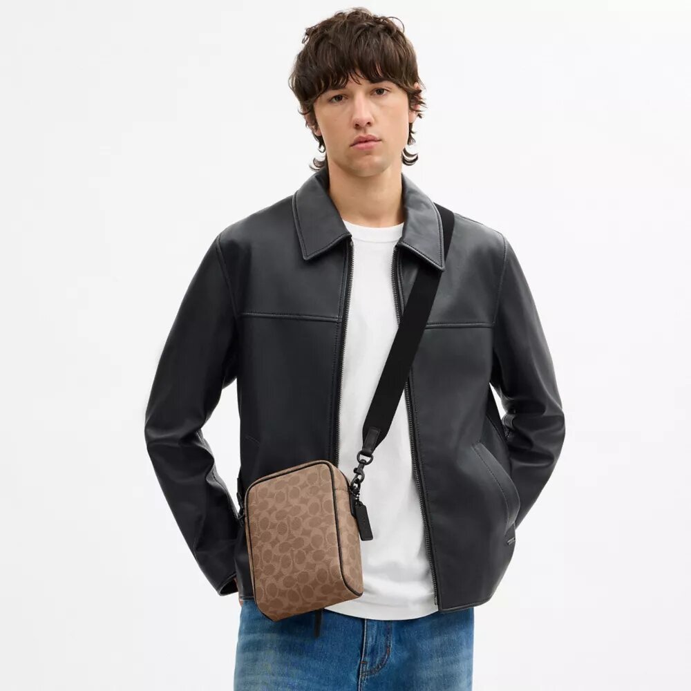 Tristan crossbody-veske 14 i Signature Canvas
